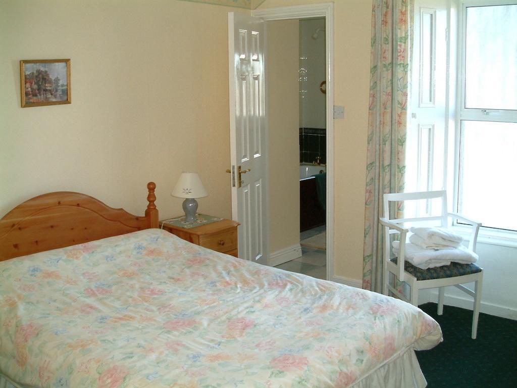 Claremont House Bed & Breakfast Dun Laoghaire Bilik gambar